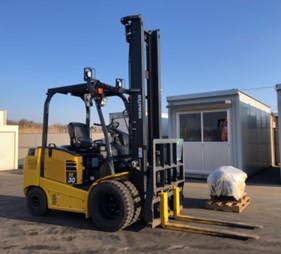 XE NÂNG ĐIỆN 3 TẤN KOMATSU FE30-1