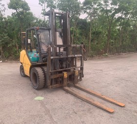 XE NÂNG DẦU 4 TẤN KOMATSU FD40T-10 137364
