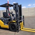 XE NÂNG DẦU 2,5 TẤN KOMATSU  FD25T-17 