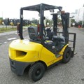 XE NÂNG DẦU 2,5 TẤN KOMATSU  FD25T-17 324158