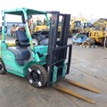 XE NÂNG DẦU 2TẤN MITSUBISHI FDE20T F18D-20880