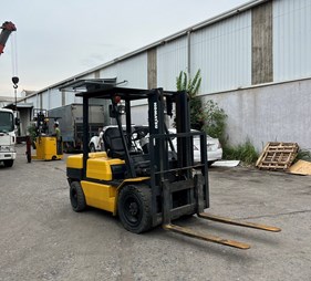 XE NÂNG DẦU 3 TẤN KOMATSU FD30H-11 471259