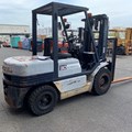 XE NÂNG DẦU 3 TẤN KOMATSU FD30H-11 371112