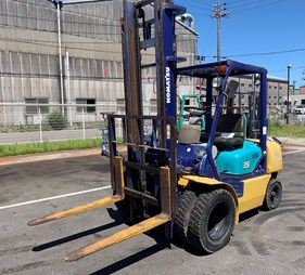 XE NÂNG DẦU 2,5 TẤN KOMATSU FD25C-12