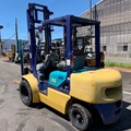 XE NÂNG DẦU 2,5 TẤN KOMATSU FD25C-12