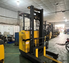 XE NÂNG ĐIỆN ĐỨNG LÁI 2 TẤN KOMATSU FB20RN-4 4747