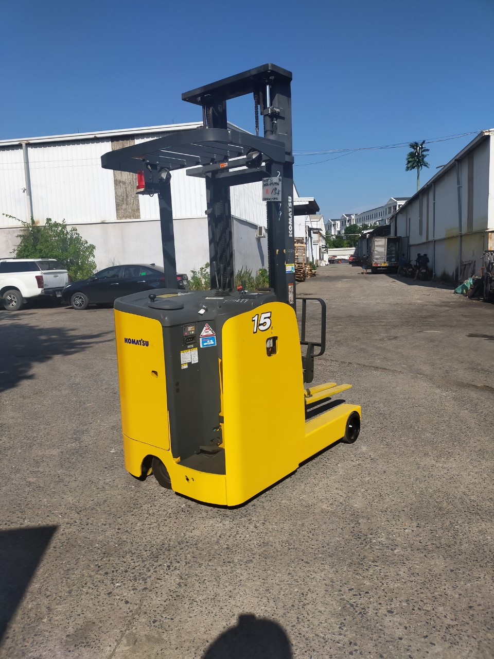 XE NÂNG ĐIỆN ĐỨNG LÁI 1.5 TẤN KOMATSU FB15RL-15 157736