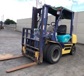 XE NÂNG DẦU 2,5 TẤN KOMATSU FD25T-12 513932