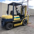 XE NÂNG DẦU 2 TẤN KOMATSU FD20L-11