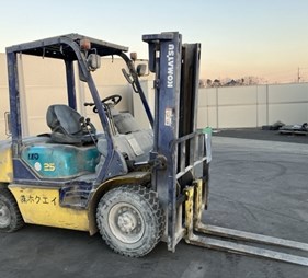 XE NÂNG DẦU 2,5 TẤN KOMATSU FD25C-12 548050