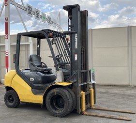 XE NÂNG DẦU 2,5 TẤN KOMATSU FD25T-17 320100
