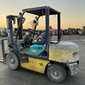 XE NÂNG DẦU 2,5 TẤN KOMATSU FD25C-12 548050