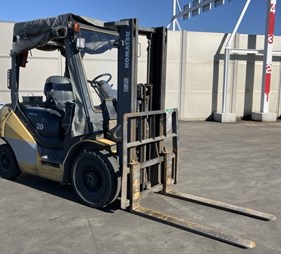 XE NÂNG DẦU 2 TẤN KOMATSU FD20T-17 300576