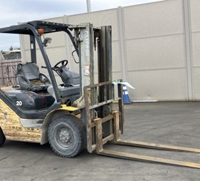 XE NÂNG DẦU 2 TẤN KOMATSU FD20T-17 320391