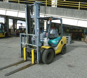 XE NÂNG DẦU 3 TẤN KOMATSU FD30C-16 738438