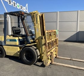 XE NÂNG DẦU 3 TẤN KOMATSU FD30H-11 472312