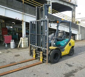 XE NÂNG XĂNG 2,5 TẤN KOMATSU FG25T-16