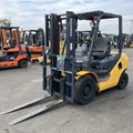 XE NÂNG DẦU 2,5 TẤN KOMATSU FD25T-17 307348