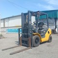 XE NÂNG DẦU 2,5 TẤN KOMATSU FD25T-17 303832
