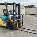 XE NÂNG DẦU 2,5 TẤN KOMATSU FD25C-15 575515