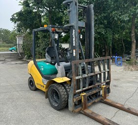 XE NÂNG DẦU 2,5 TẤN KOMATSU FD25HW-16 721083