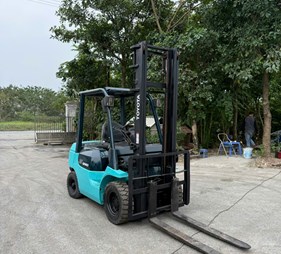XE NÂNG DẦU 2,5 TẤN TOYOTA 7FD25 24084