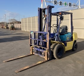 XE NÂNG DẦU 2,5 TẤN KOMATSU FD25C-14 560541