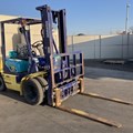 XE NÂNG DẦU 2,5 TẤN KOMATSU FD25C-14 560541
