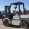 XE NÂNG DẦU 2.5 TẤN KOMATSU FD25H-11 370668