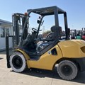 XE NÂNG DẦU 3 TẤN KOMATSU FD30C-17 324570