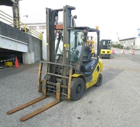 XE NÂNG DẦU 2,5 TẤN KOMATSU FD25T-17 322650