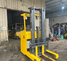 XE NÂNG ĐIỆN ĐỨNG LÁI 2 TẤN SUMITOMO 62-FBR20SE