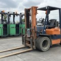 XE NÂNG DẦU 2 TẤN TOYOTA 5FD20 5FD25-55153
