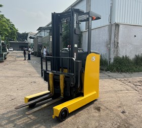 XE NÂNG ĐIỆN 1.5 TẤN ĐỨNG LÁI FB15RW-15 156625