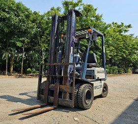 XE NÂNG DẦU 1 TẤN KOMATSU FD10D-15 311530