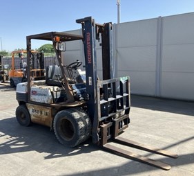 XE NÂNG DẦU 2.5 TẤN KOMATSU FD25H-11 371167