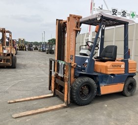 XE NÂNG DẦU 2,5 TẤN TOYOTA 5FD25 50136