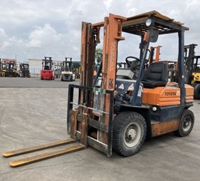XE NÂNG DẦU 2,5 TẤN TOYOTA 5FD25 11863