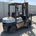 XE NÂNG DẦU 2.5 TẤN KOMATSU FD25H-11 371167