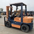 XE NÂNG DẦU 2,5 TẤN TOYOTA 5FD25 50136
