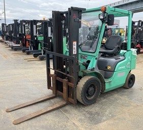 XE NÂNG DẦU 2TẤN MITSUBISHI KFDE20T