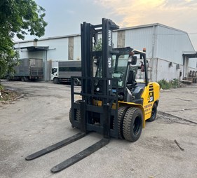 XE NÂNG DẦU 5 TẤN KOMATSU FH50-1 138414
