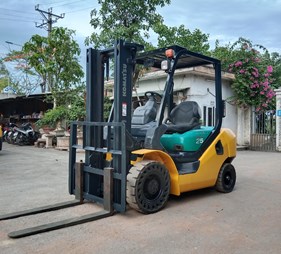 XE NÂNG DẦU 2,5 TẤN KOMATSU FD25C-16 708497