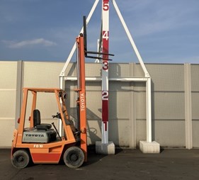 XE NÂNG DẦU 1 TẤN TOYOTA 80-5FDL10