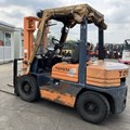 XE NÂNG DẦU 2,5 TẤN TOYOTA 5FD25 23100