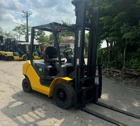 XE NÂNG DẦU 2,5 TẤN KOMATSU FD25C-17 300789