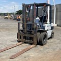 XE NÂNG DẦU 2 TẤN KOMATSU FD20-11 438337