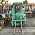 XE NÂNG DẦU 2TẤN MITSUBISHI FDE20T F18D-20545